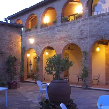 לינה וארוחת בוקר Casa Bolsinina 2*